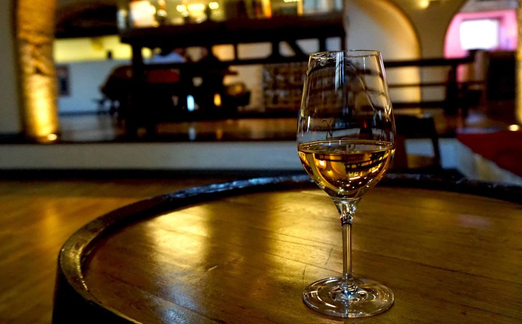 dégustation vin beaune verre