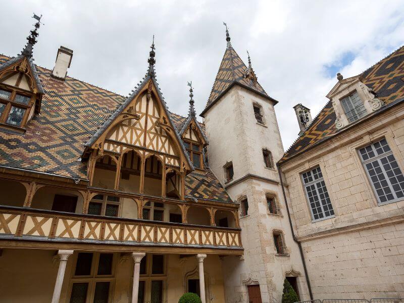 vin hospices de beaune - bâtiment hôtel dieu